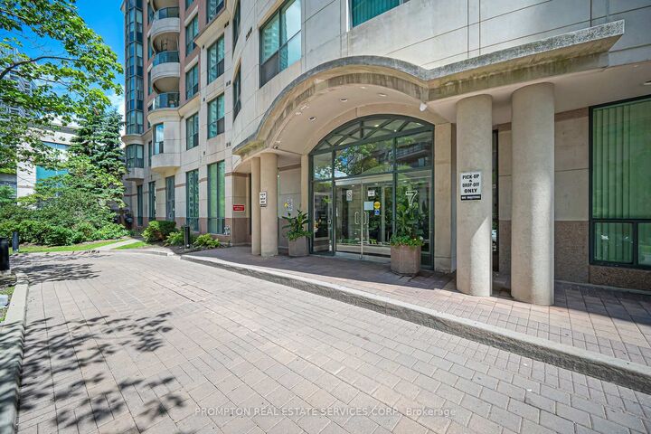Property Photo:  7 Lorraine Drive 807  ON M2N 7H2 