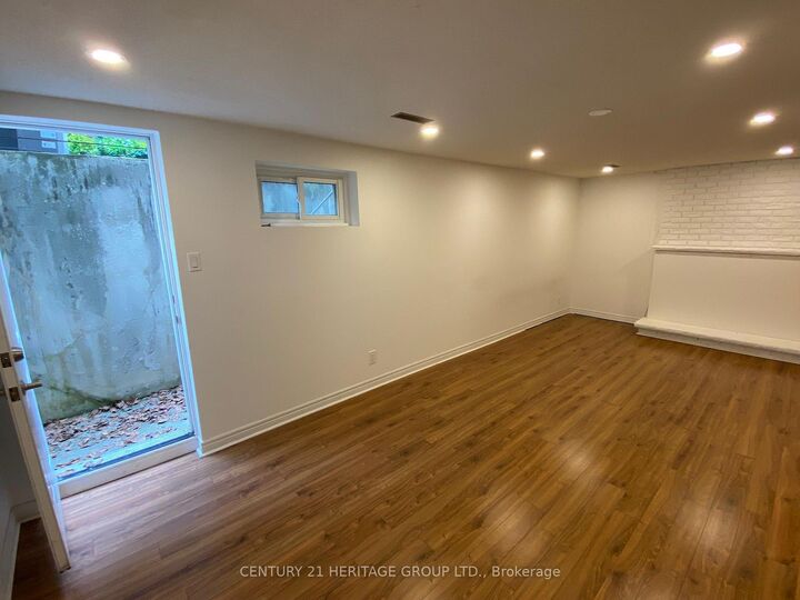Property Photo:  24 Charnwood Place Bsmt  ON L3T 5H3 
