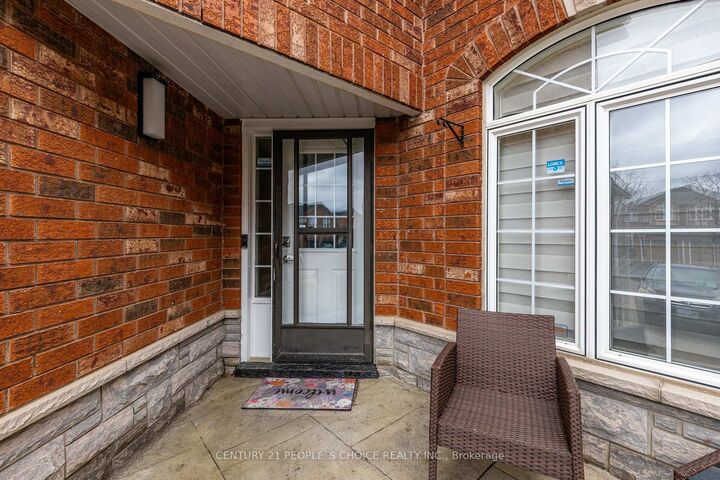 Property Photo: 5677 Condor Place ON L5V 2J4