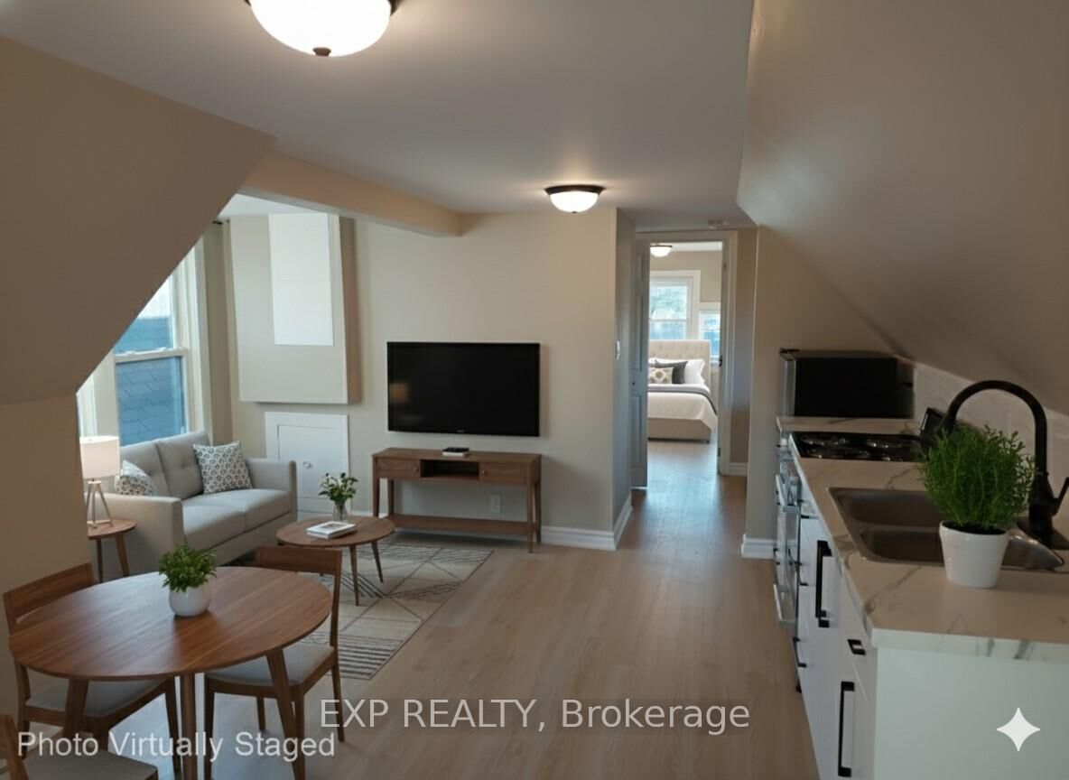 Property Photo:  148 Gibson Avenue Loft  ON L8L 6J8 