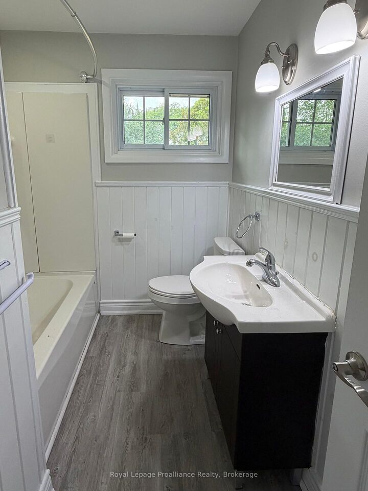 Property Photo:  39 Smith Crescent  ON K8N 4K3 
