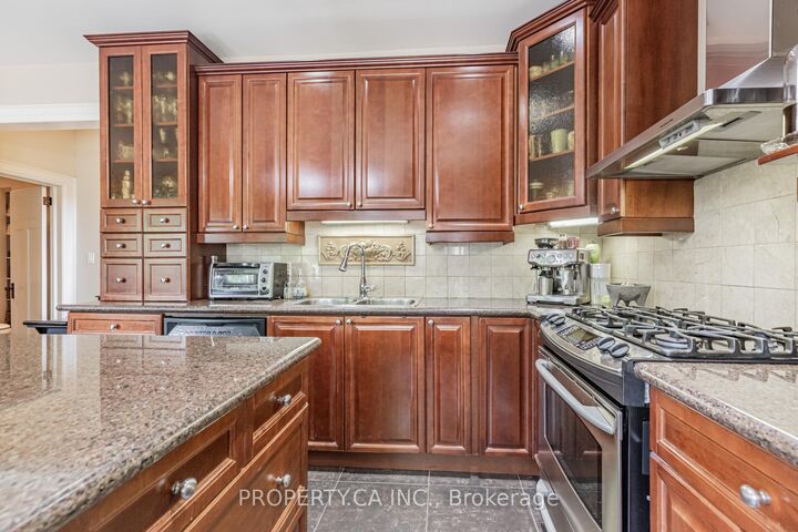 Property Photo:  131 Gillard Avenue Upper  ON M4J 4N7 