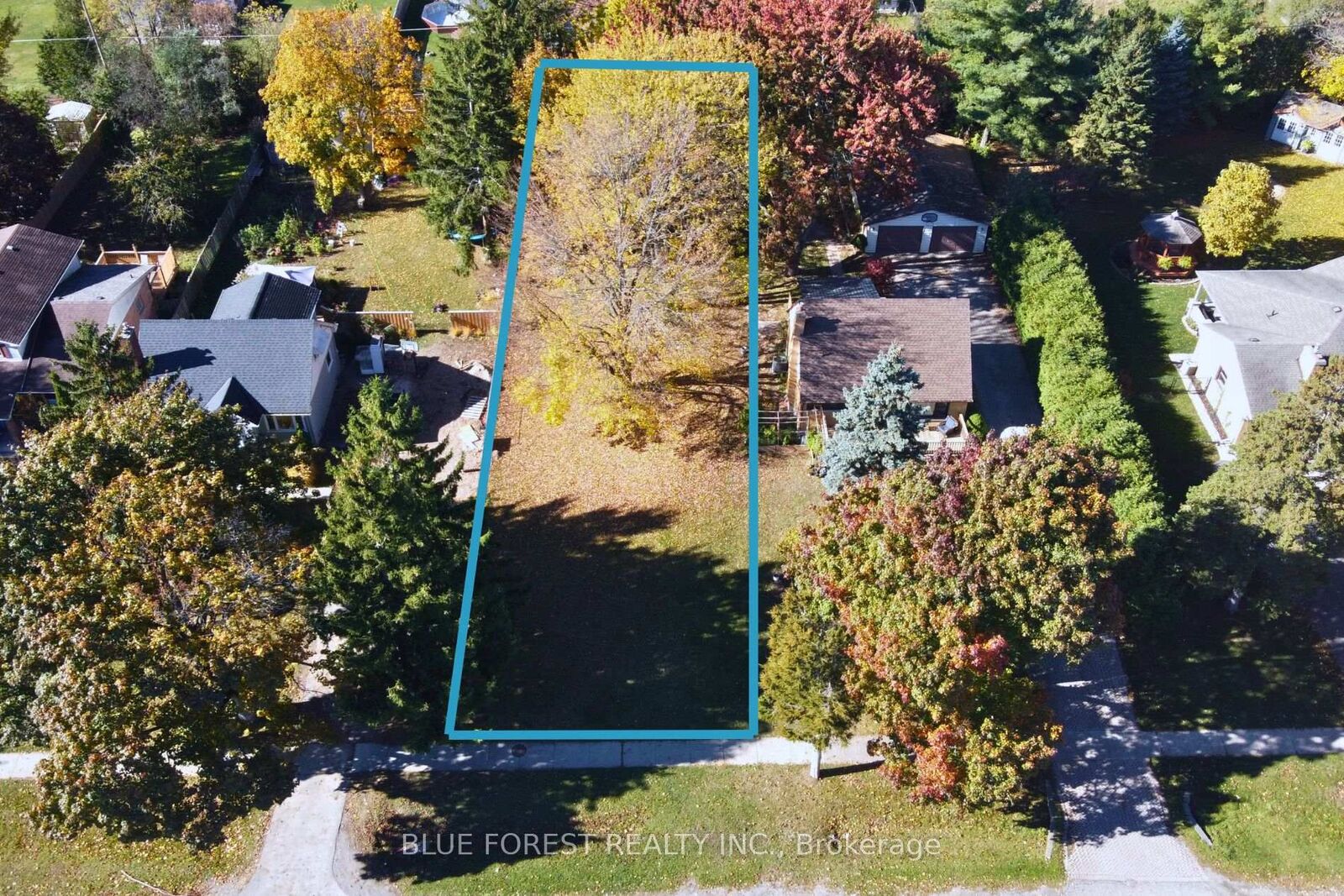 Property Photo:  947 Dearness Drive  ON N6E 1N6 