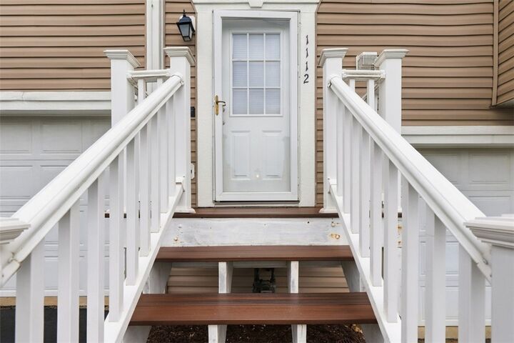 Property Photo:  1112 Arrowhead Dr  PA 15301 