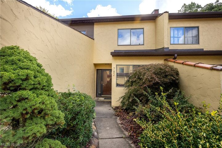 Property Photo:  782 Hampton Ridge Drive  OH 44313 