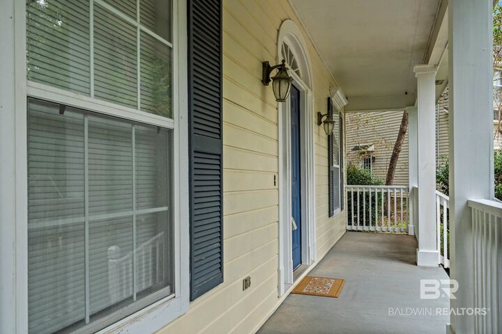 Property Photo:  105 Blackthorne Circle  AL 36526 