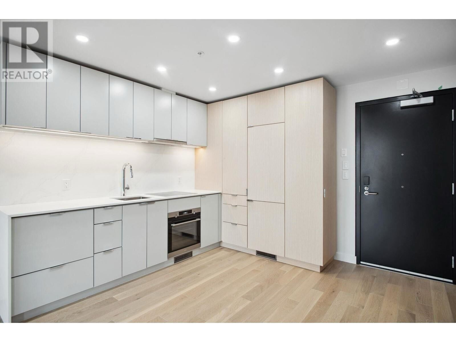 Property Photo:  239 Keefer Street 502  BC V6A 1X6 