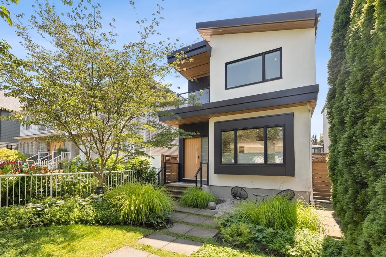 Property Photo:  506 E 18th Avenue  BC V5V 1G3 