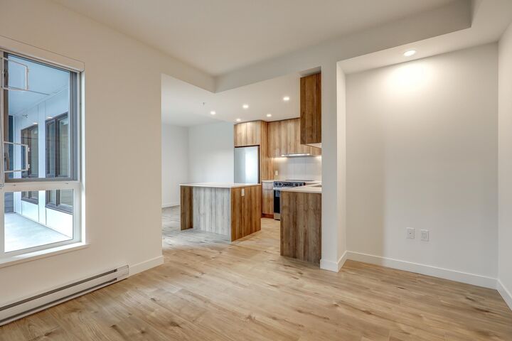Photo de la propriété: 3594 Malsum Drive 517 BC V7G 0B5