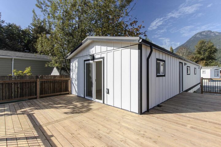 Property Photo:  39884 Government Road 3  BC V8B 0G3 