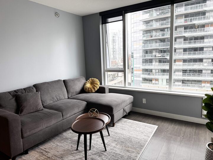 Property Photo:  68 Smithe Street 517  BC V6B 0P3 