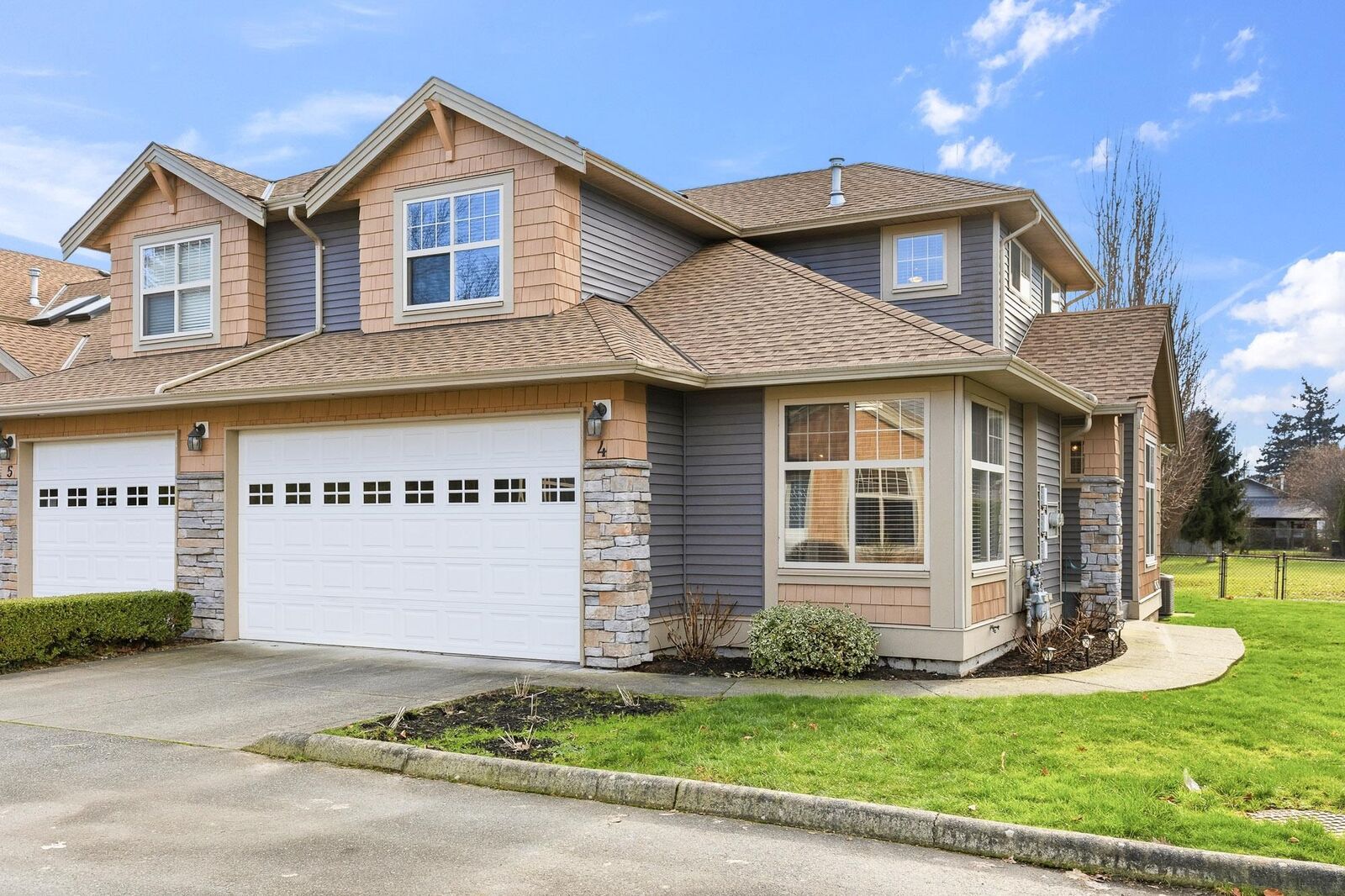 Property Photo: 46150 Riverside Drive 4 BC V2P 3K9