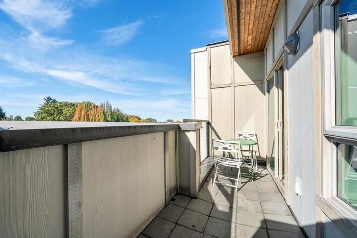 Property Photo:  1239 Kingsway Ph7  BC V5V 3E2 