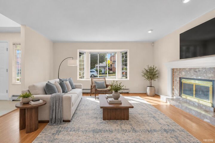 Property Photo:  3681 Scales Place  BC V5R 5Z9 