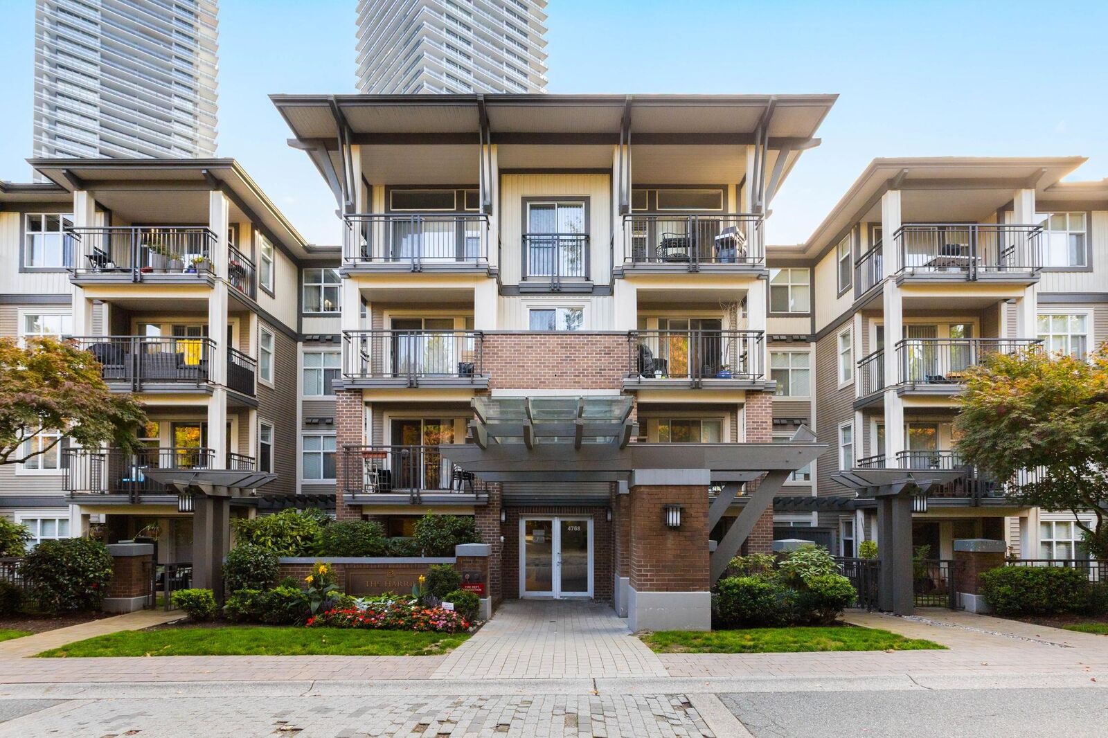 Property Photo:  4768 Brentwood Drive 210  BC V5C 0C7 