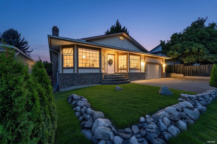 Property Photo:  1267 Finlay Street  BC V4B 5H6 