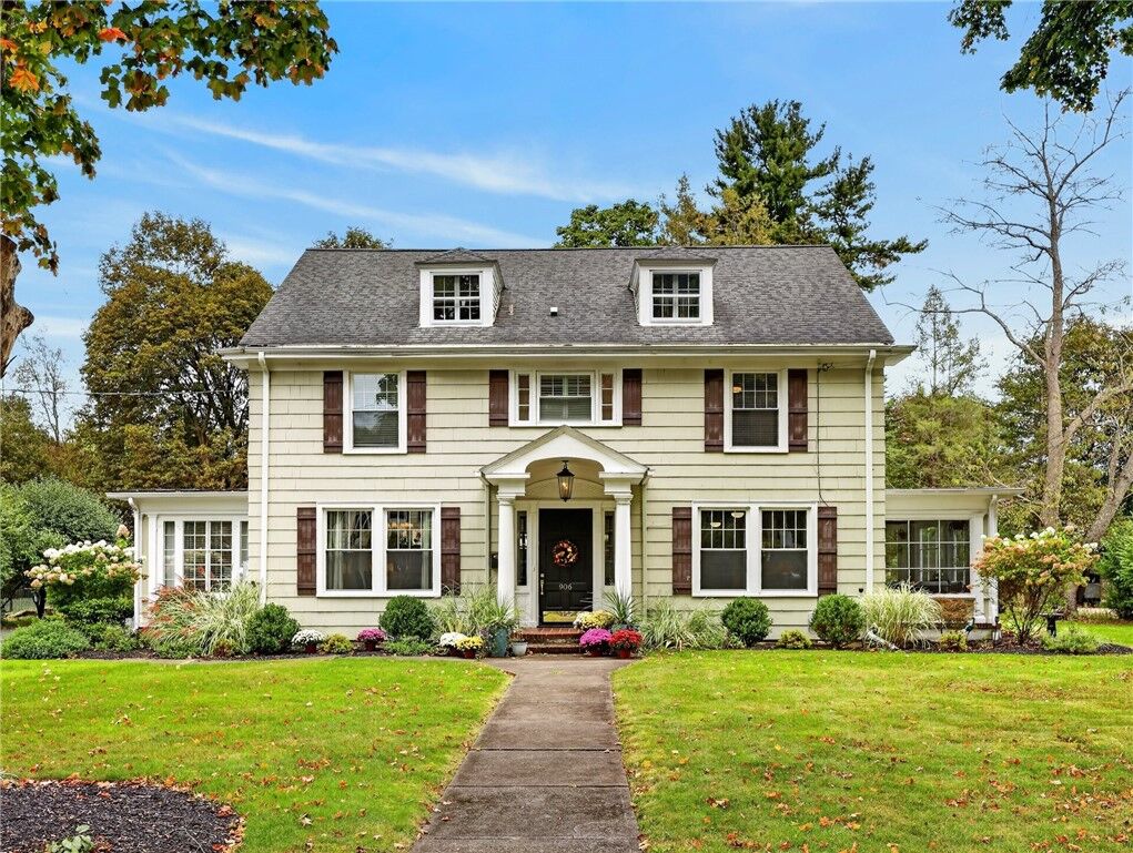 Property Photo: 906 W Water St NY 14905