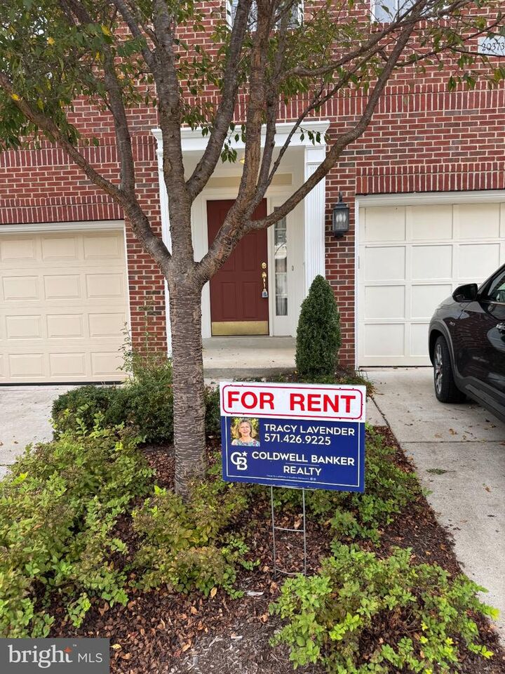 Property Photo: 20373 Cottswold Terrace 75 VA 20165