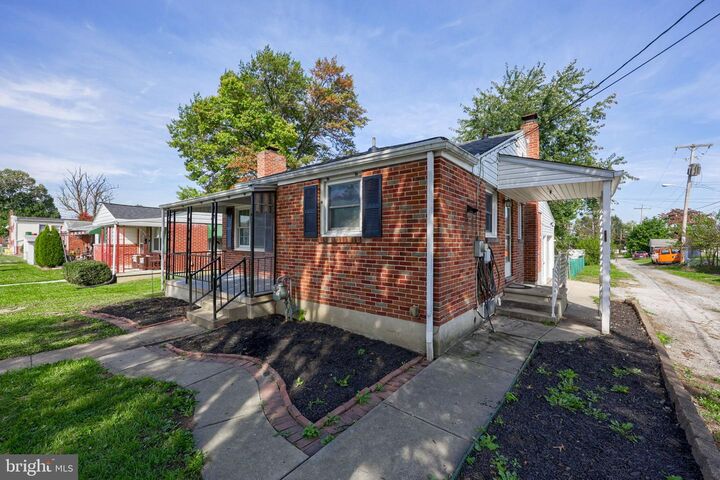 Property Photo:  831 E Maple Street  PA 17403 