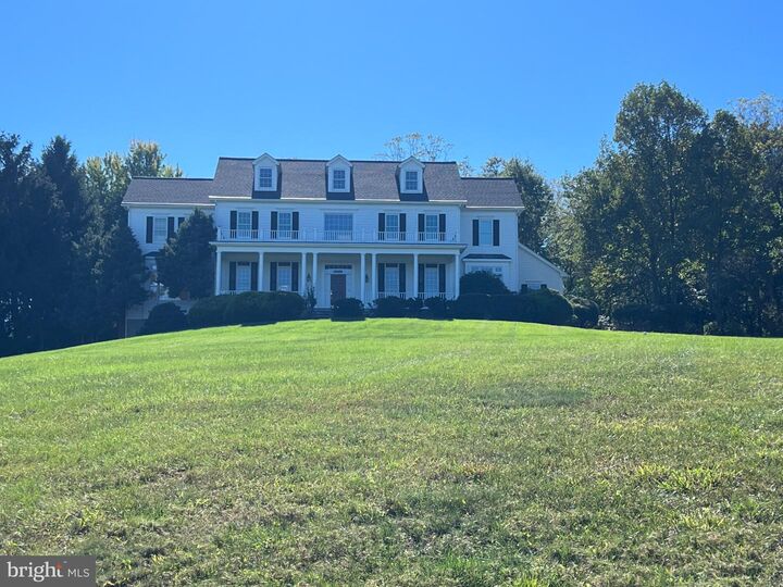Property Photo:  18077 Clendenning Circle  VA 20141 