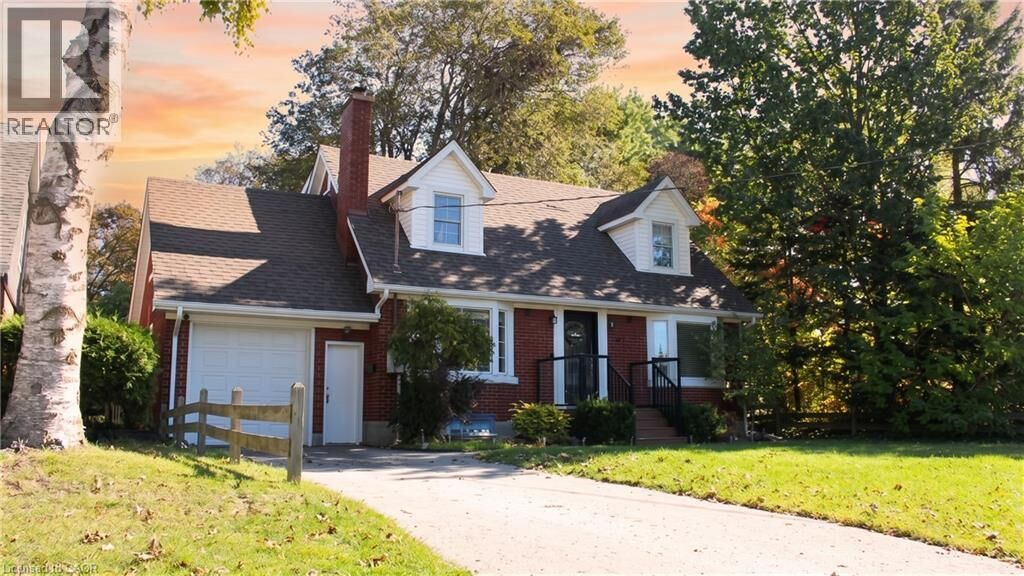 Property Photo:  84 Ethel Street  ON N2B 1Z9 