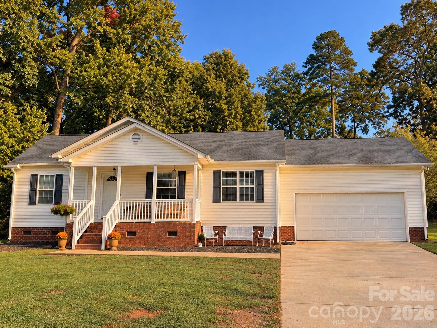 Property Photo: 1128 Beagle Run NC 28146