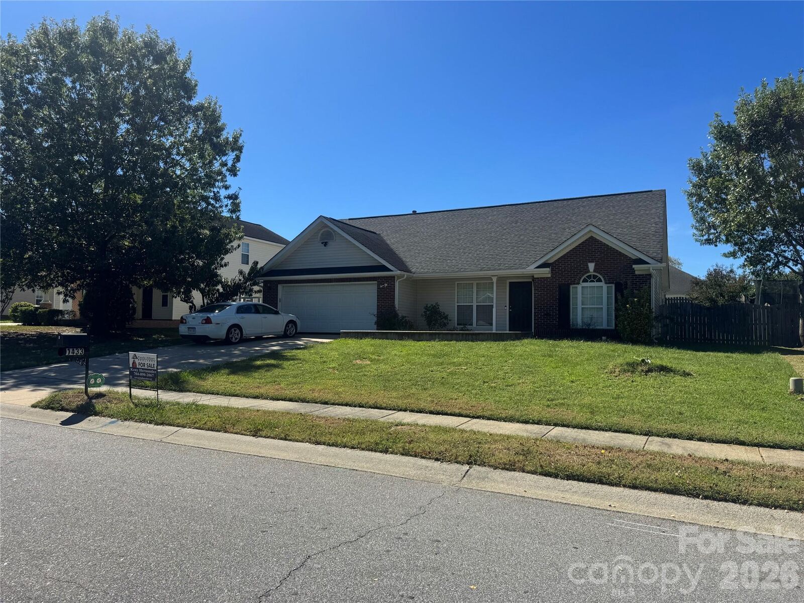 Property Photo:  1433 Winthrop Lane  NC 28110 