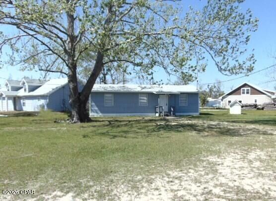 Property Photo: 1041 E 24th Plaza FL 32405
