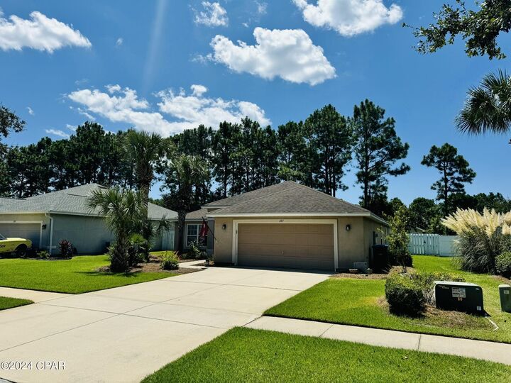 Property Photo:  207 Windsor Way  FL 32413 