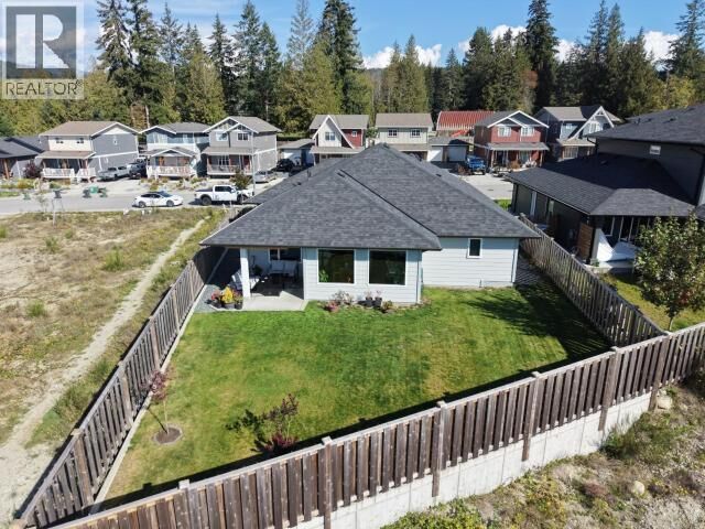 Property Photo: 7295 Edgehill Crescent BC V8A 0V8