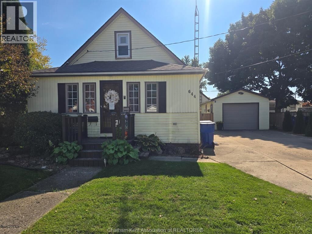 Property Photo:  644 Wallace Street  ON N8A 1K5 