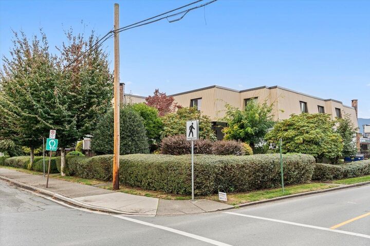 Property Photo:  46085 Gore Avenue 1  BC V2P 1Z5 