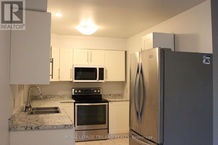 Property Photo:  780 Fanshawe Park Road 44  ON N5X 1L5 