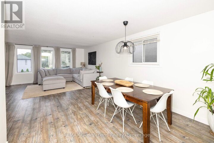 Property Photo:  282 Algoma Street North  ON P7A 5A6 