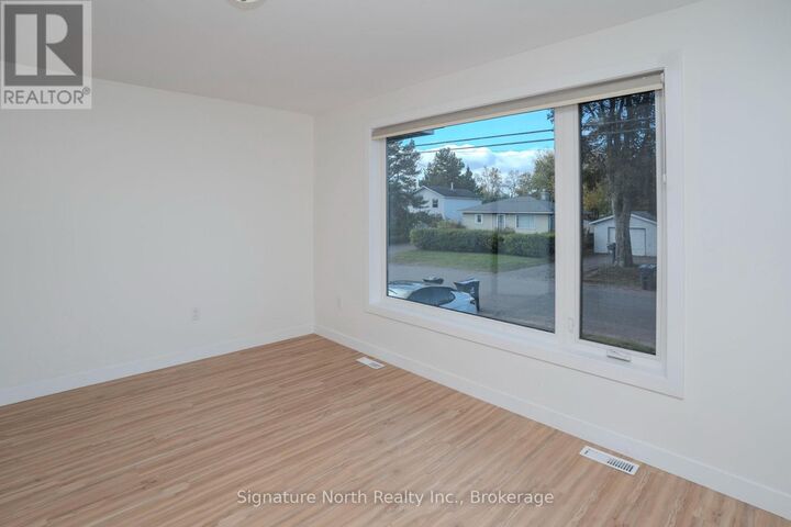 Property Photo:  167 Bruce Street  ON P7A 5W8 