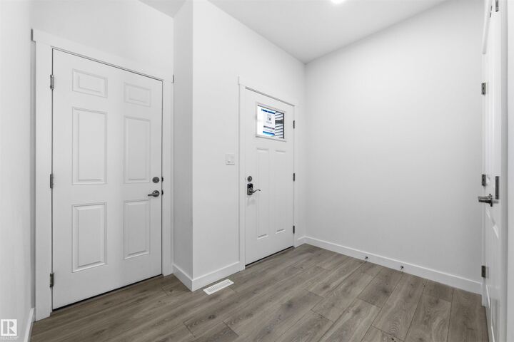 Property Photo:  5075 Cawsey Link SW  AB T6W 4M6 