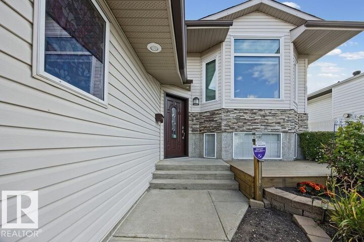 Property Photo: 16103 67 Street NW AB T5Z 3C5