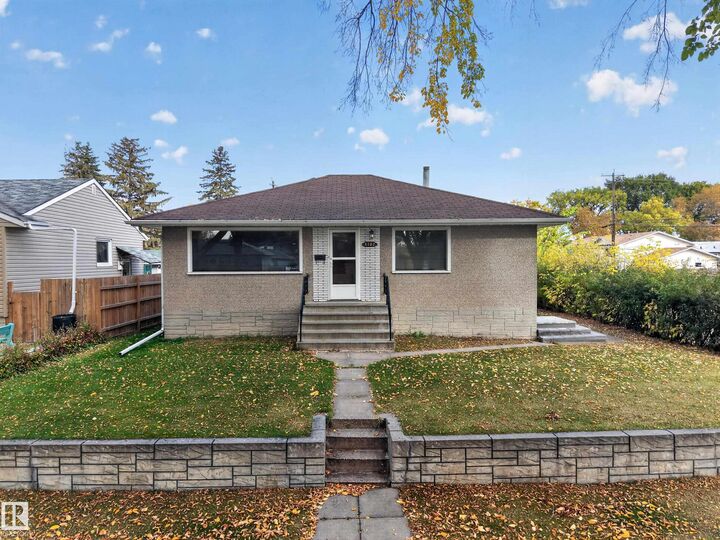 Property Photo:  4402 116 Avenue NW  AB T5W 0X2 