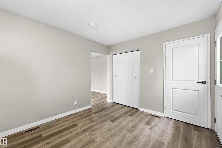 Property Photo:  3927 22 Avenue NW  AB T6L 4M1 