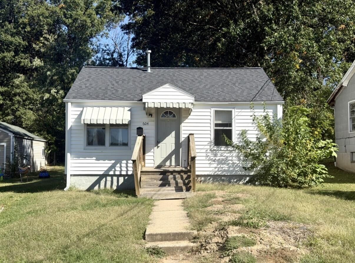 Property Photo:  604 S Abat Street  MO 65265 