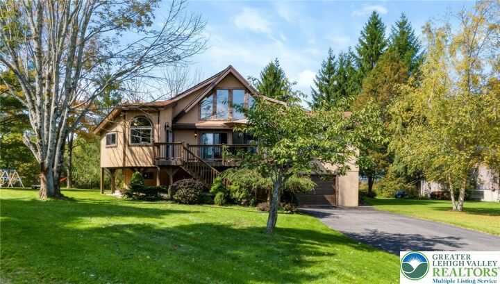Property Photo: 1605 Ridgeview PA 18436