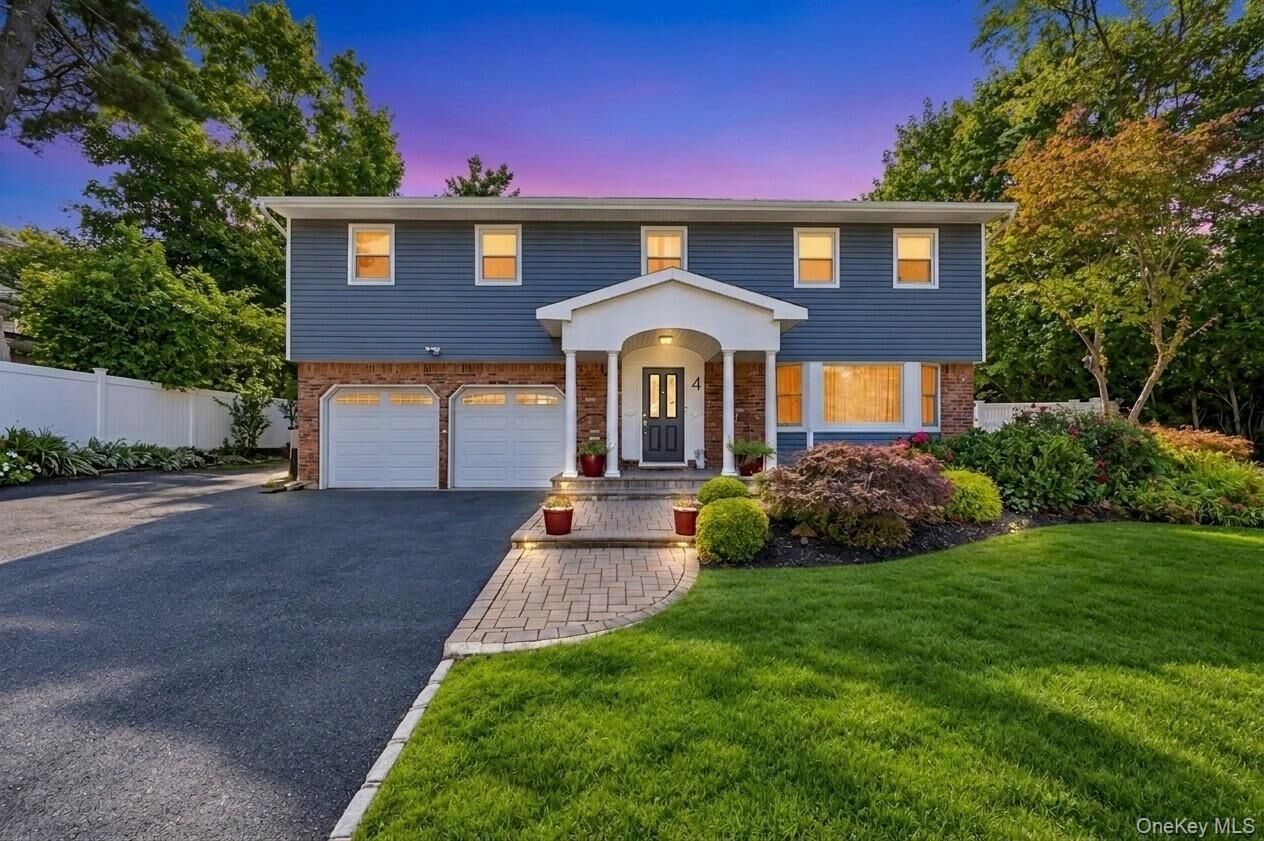 Property Photo:  4 Hunting Hill Road  NY 11797 