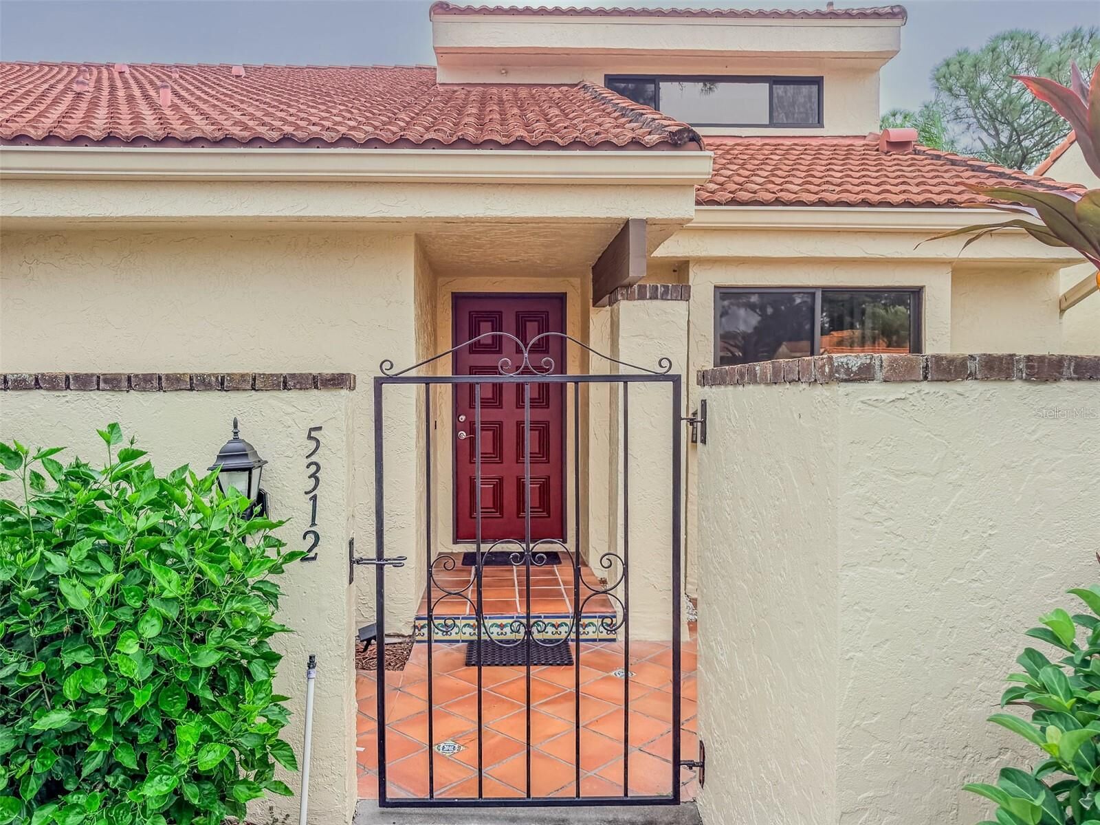 Property Photo:  5312 Huntingwood Court 39  FL 34235 