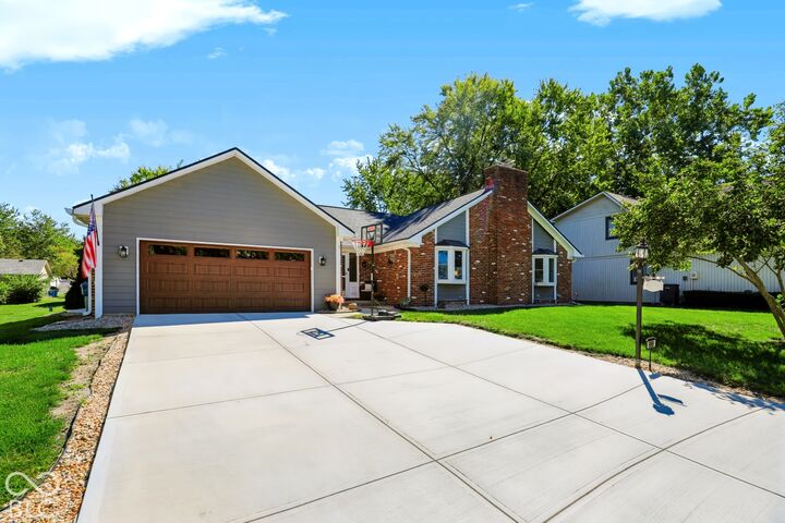 Property Photo:  999 Shoreline Circle  IN 46034 