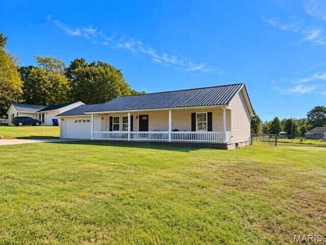 Property Photo: 802 Englehart Lane MO 63764