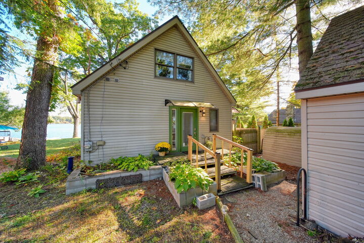Property Photo: 480 Lakewood Drive MI 49240