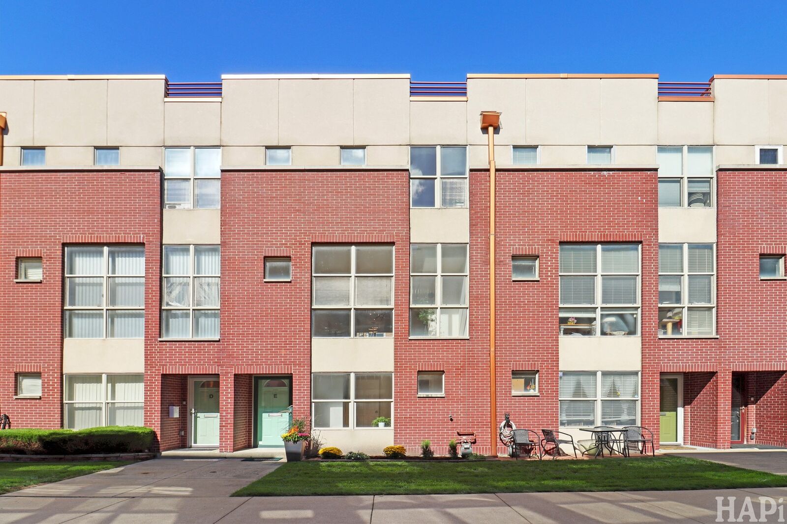 Property Photo:  6957 N Western Avenue  IL 60645 