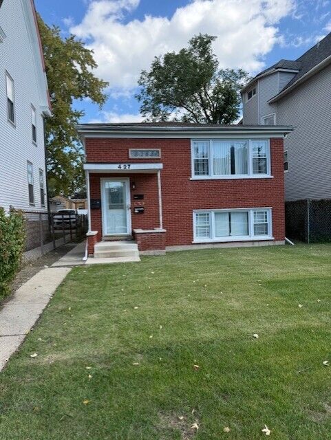 Property Photo: 427 S 19th Avenue Garden IL 60153