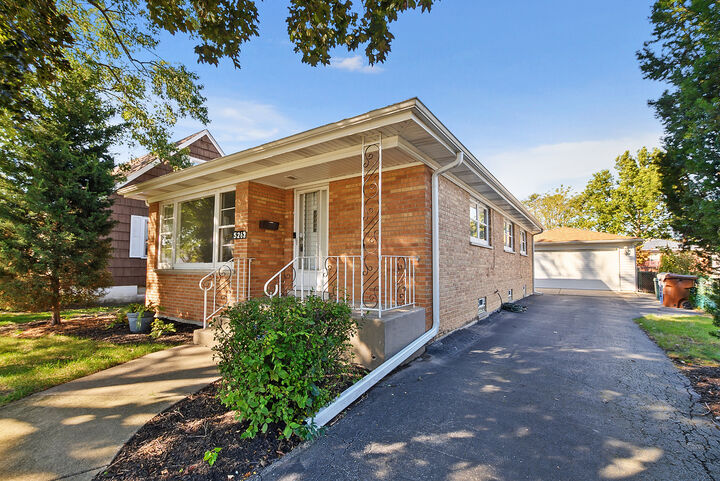 Property Photo: 5262 Alexander Place IL 60453