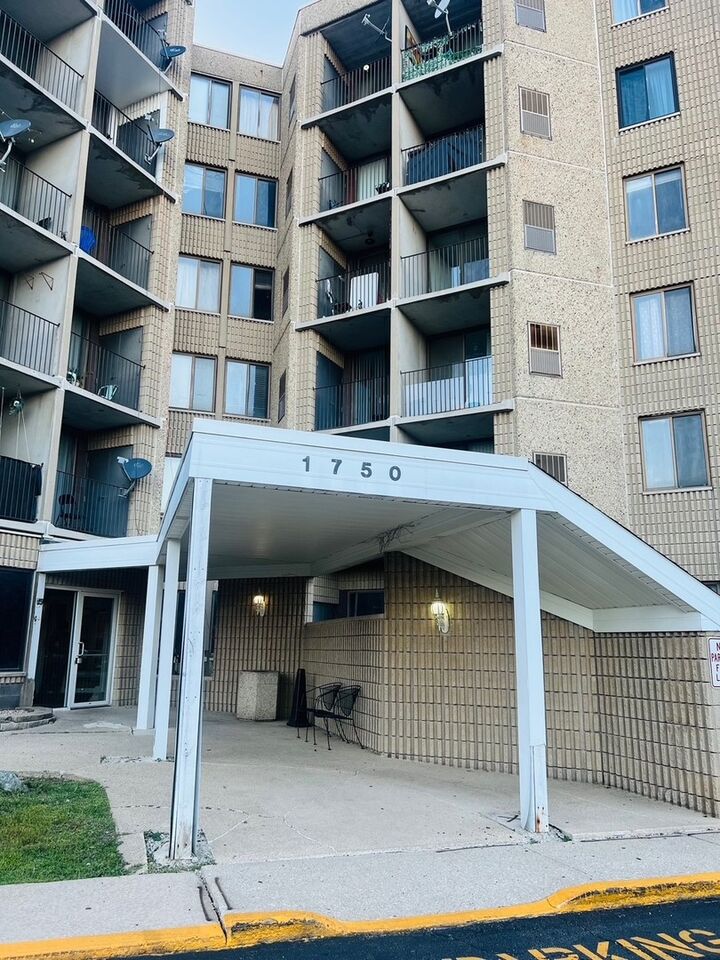 Property Photo: 1750 N Marywood Avenue 314 IL 60505